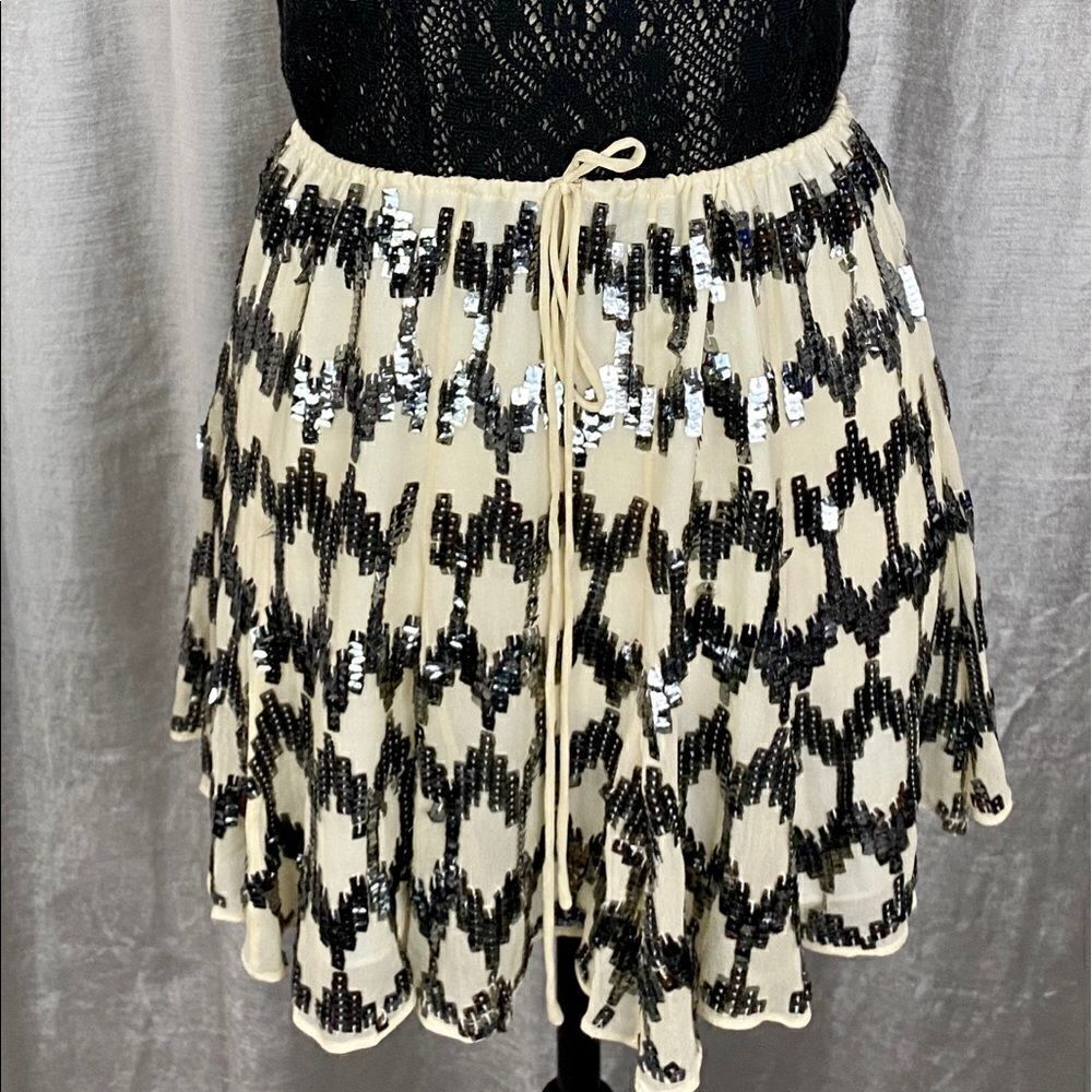 ⭐️ Elizabeth and James Sequined Mini NWOT